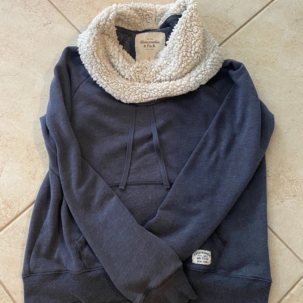 Abercrombie & Fitch sweatshirt